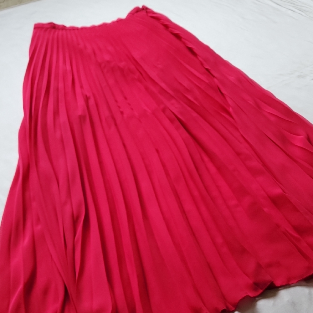 Romeo & Juliet Couture Pink Pleated Midi Skirt (M) - Picture 3 of 5
